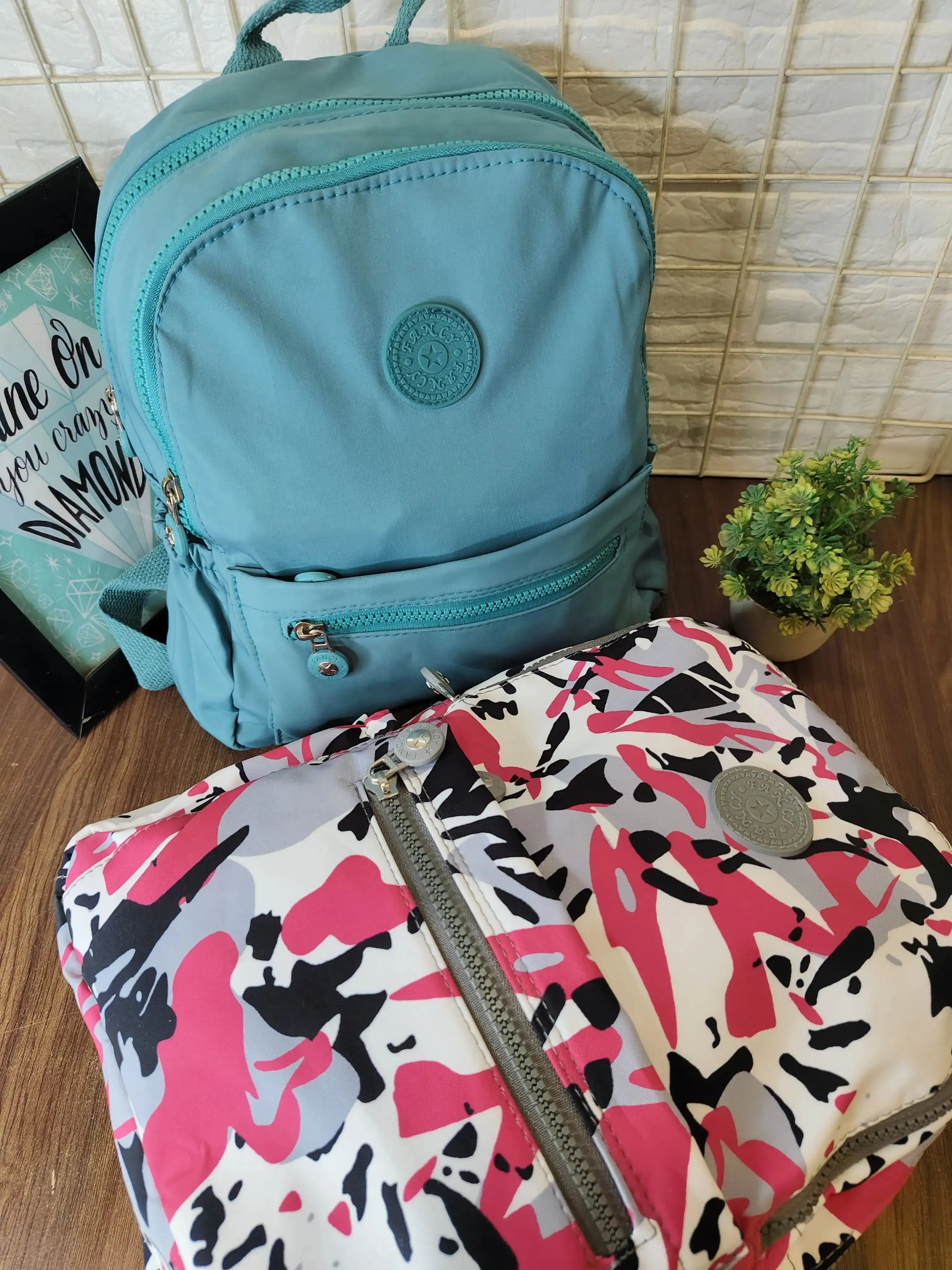 College bag packs