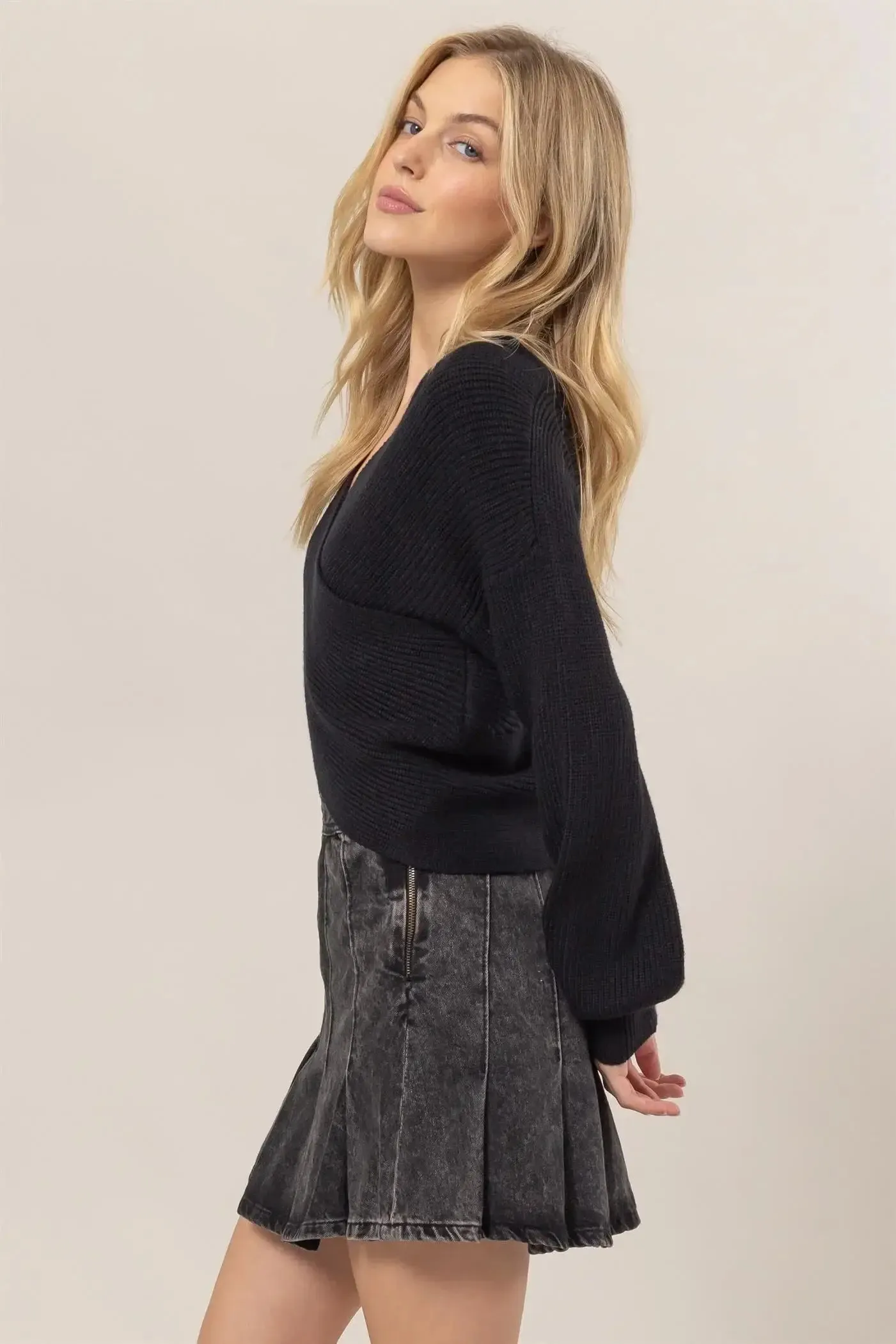 CRISSCROSS SWEATER