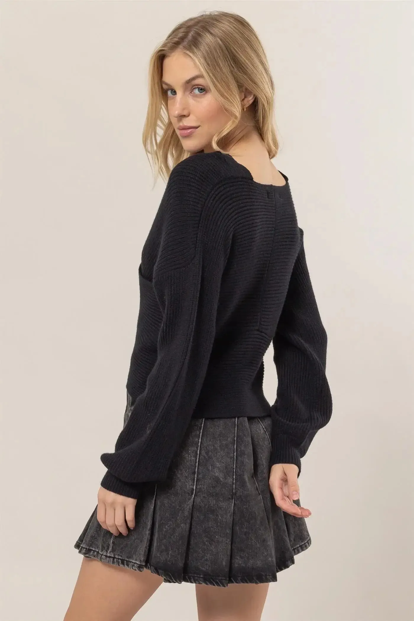 CRISSCROSS SWEATER